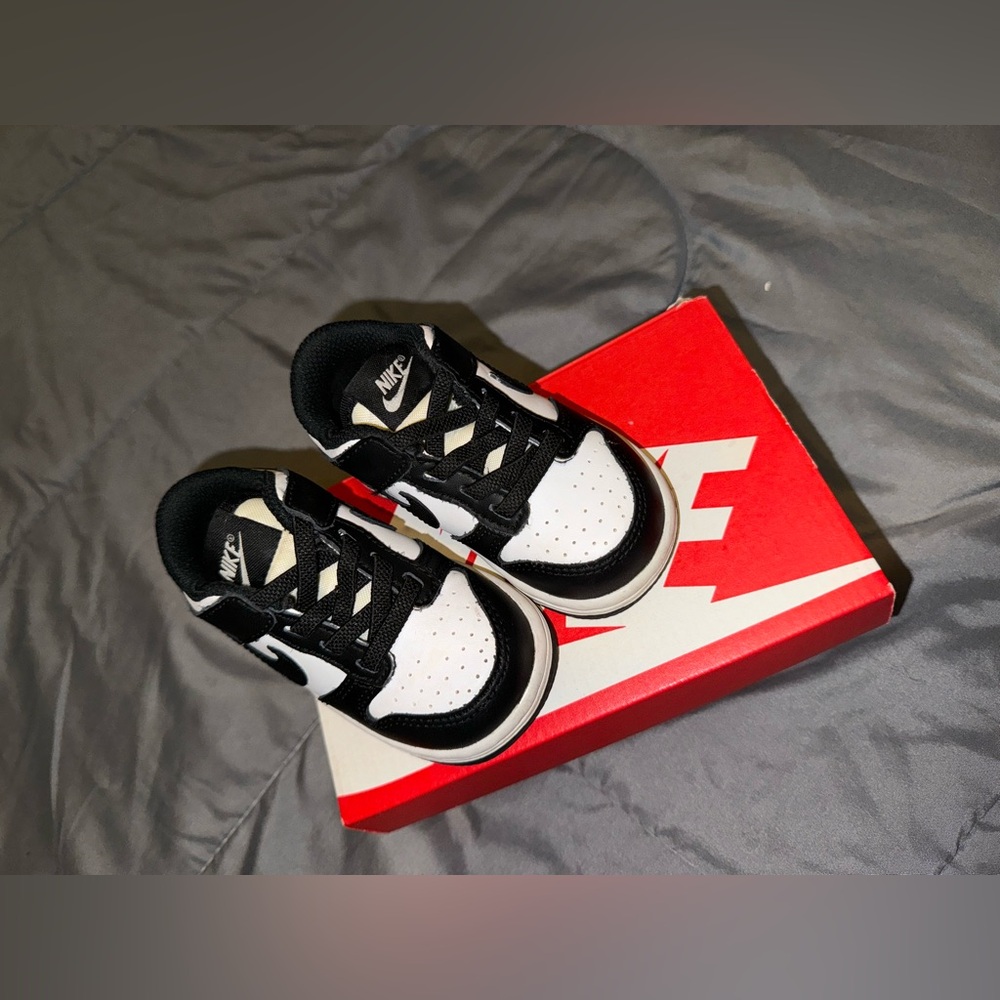 $30 dollars Nike dunk  size 5C